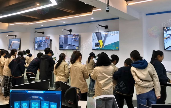 1772590840018080793.jpg VR实训.jpg