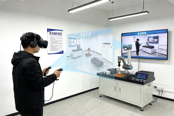 1772591015434081749.jpg 实训室2.jpg